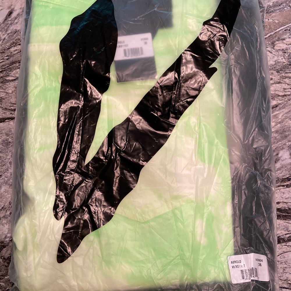 Valabasas Stacked “Aerglo” Verde (Green)